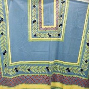 NWOT Williams Sonoma  70x108 olive print tblclth
